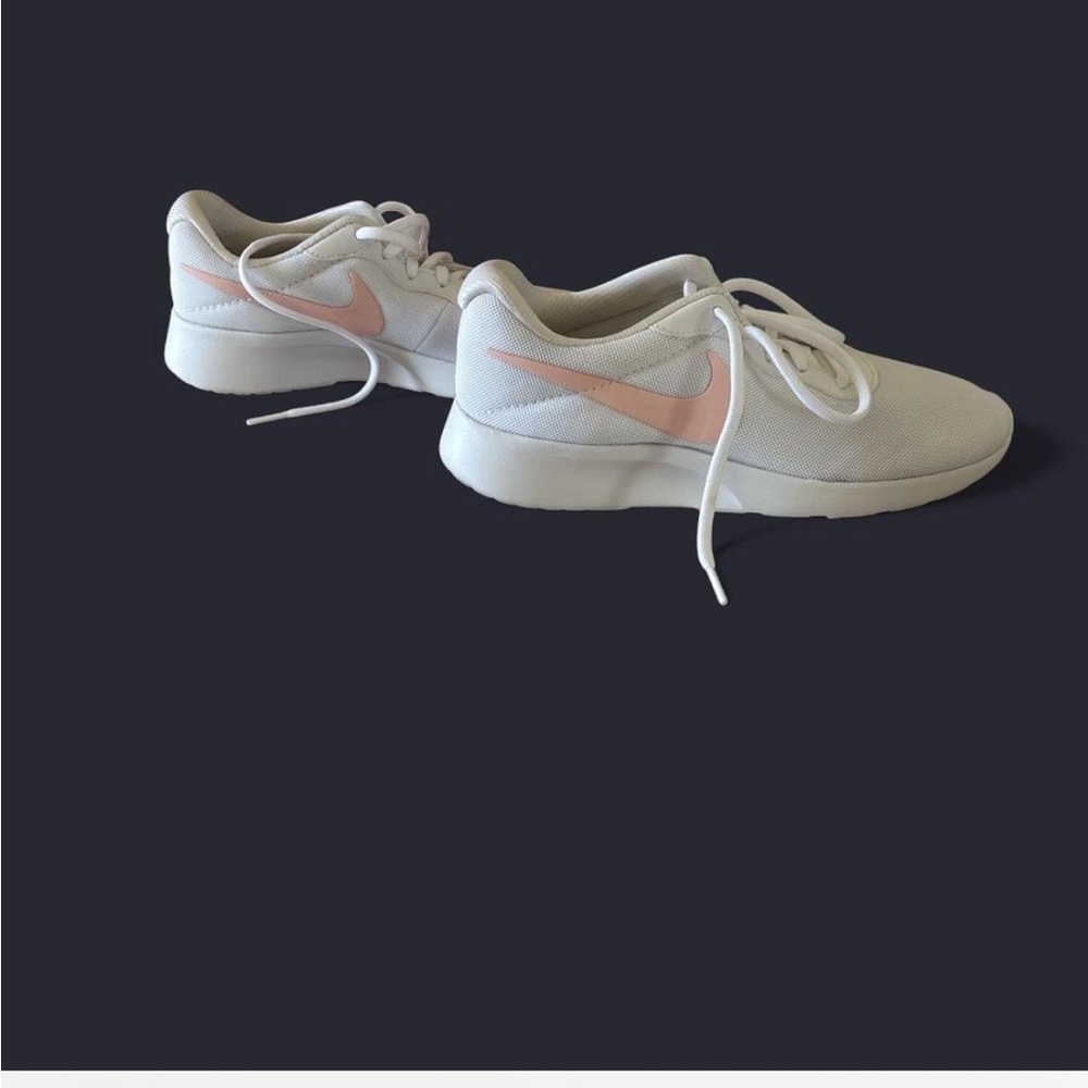Nike Women's Tanjun Sneakers - Picture 3 of 7